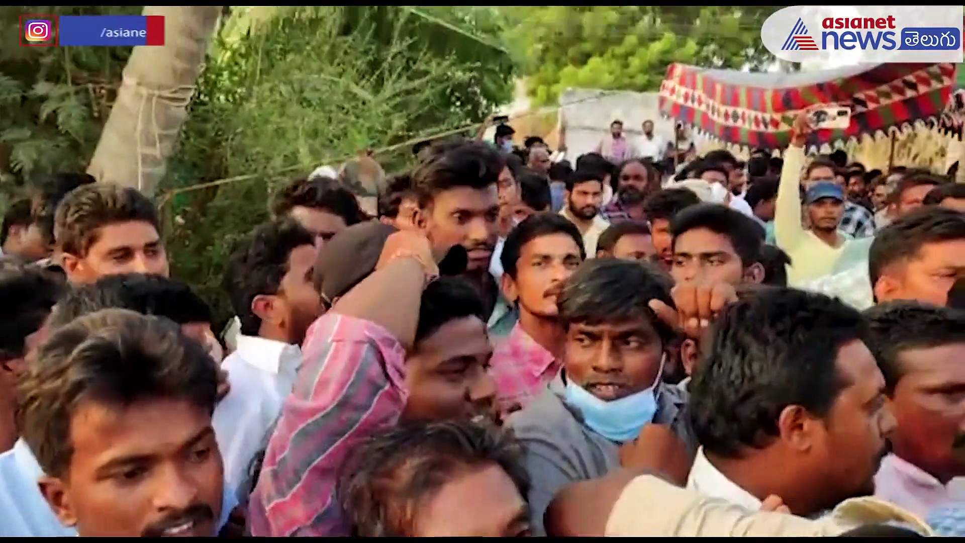 Mangalagiri Rape Case:తుమ్మపూడిలో తీవ్ర ఉద్రిక్తత... నారా లోకేష్ పై వైసిపి శ్రేణుల రాళ్లదాడి 