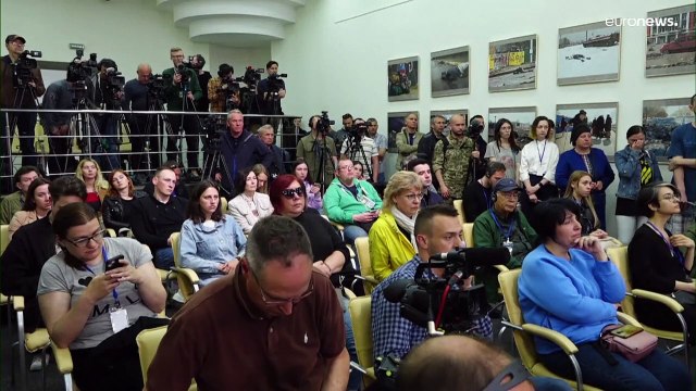 Sénateurs américains à Kyiv, forces russes repoussées autour de Kharkiv