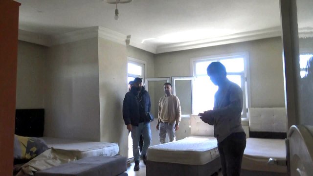 ‘Kaçak kiracı’ kavgası! Üzerlerine kapıyı kilitledi