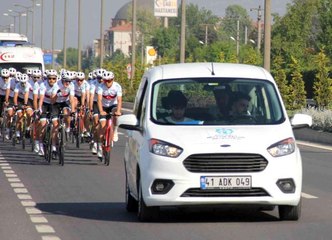 Pedal çevirerek Samsun'a giden bisikletçiler Düzce'de