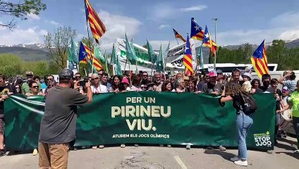 Manifestació multitudinària a Puigcerdà en contra dels Jocs Olímpics d'hivern