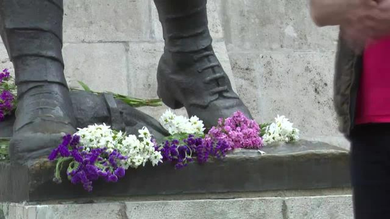 Çiçekçilerden Buruk Çiçekçiler Günü Kutlaması… Çiçekçiler Federasyon Başkanı Çakır: "Ekmeğini Alamayan Kişi Çiçek Alabilecek Mi, Alamayacak"