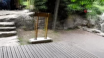 Hatay'da kısa süreli dolu yağışı vatandaşlara zor anlar yaşattı