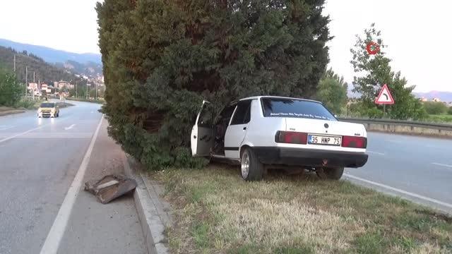 Son dakika haberleri! Otomobil refüjdeki ağaca çarptı: 1 ölü, 1 ağır yaralı