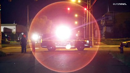 Sparatoria a Buffalo, Biden: "Basta odio razziale". Polemiche su armi e ruolo dei social