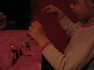 je joue avec mes nouveaux jouets