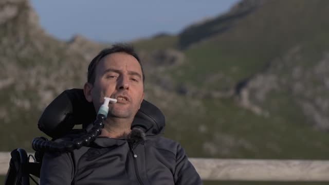 José Luis Capitán alcanza lo alto del Angliru una vez más para concienciar sobre la ELA