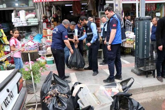 ŞANLIURFA - Bozulmuş gıda ürünleri imha edildi