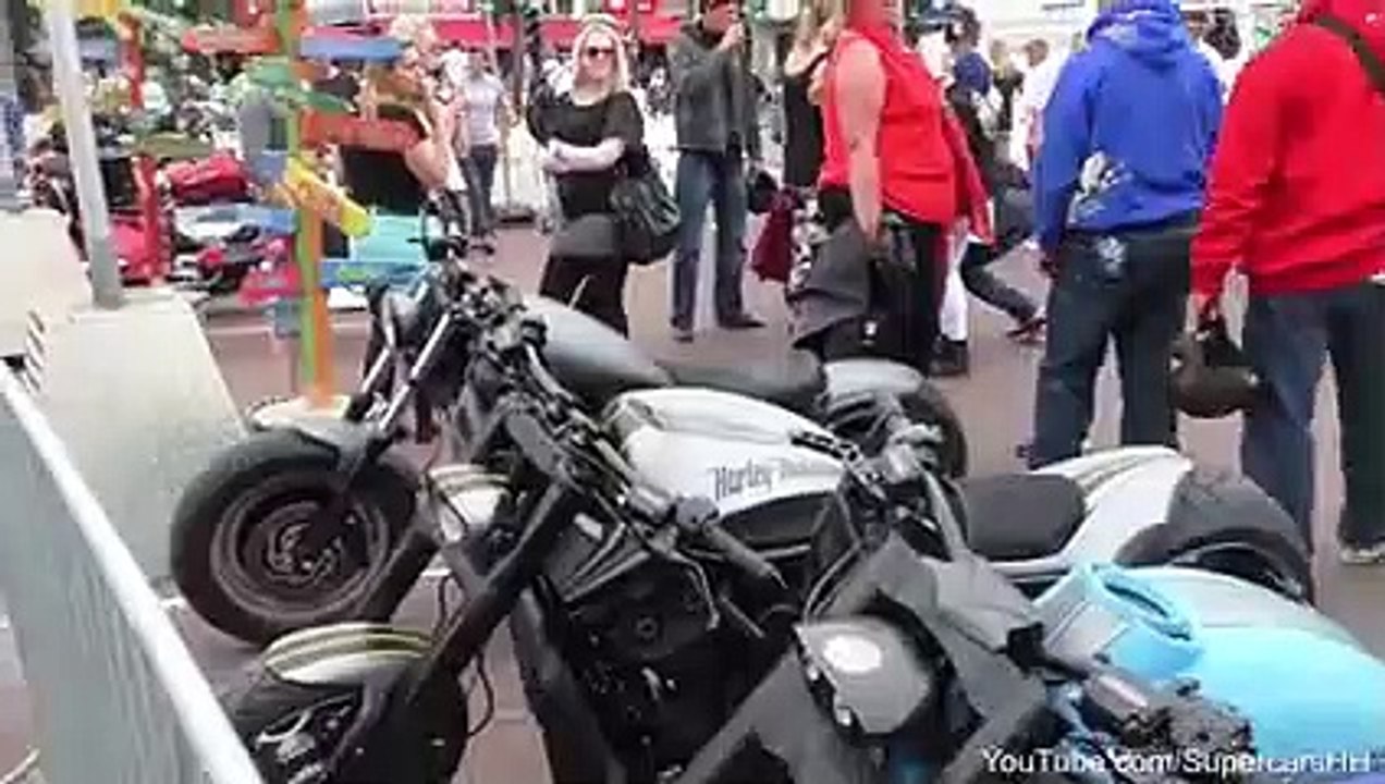 3 Crazy Harley Davidson V-Rods & Sportster - BURNOUTS AND LOUD SOUNDS!