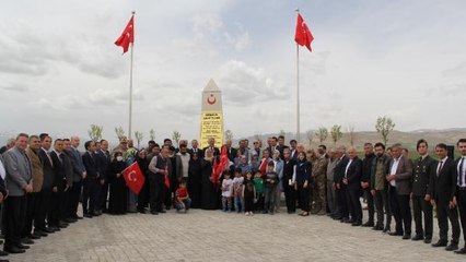 28 YIL ÖNCE ŞEHİT EDİLEN 9 SİVİL İÇİN YAPILAN ŞEHİTLİK TÖRENLE AÇILDI