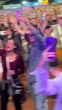 Gritos de 'fora, Bolsonaro' em show do Titãs em Brasília (14/5/22)