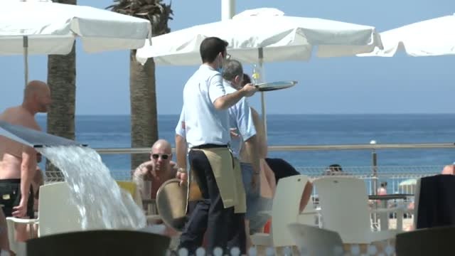 La escasez de mano de obra en el sector turístico pone en jaque la campaña de verano