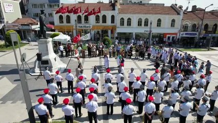 90 acı biber yiyen yarışmacı ağırlığınca ayçiçeği yağı kazandı
