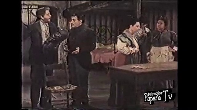 TOTÒ e la spesa per il pranzo, scena tratta da Miseria e Nobiltà