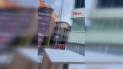 SAKARYA-MANGAL YAPARKEN EVİN ÇATI KATINI YANDI