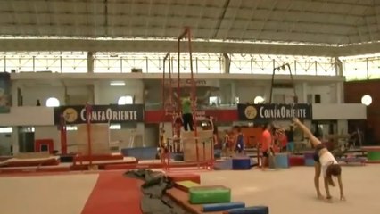 Atletas en Cúcuta deben adecuar coliseo en mal estado para poder entrenar