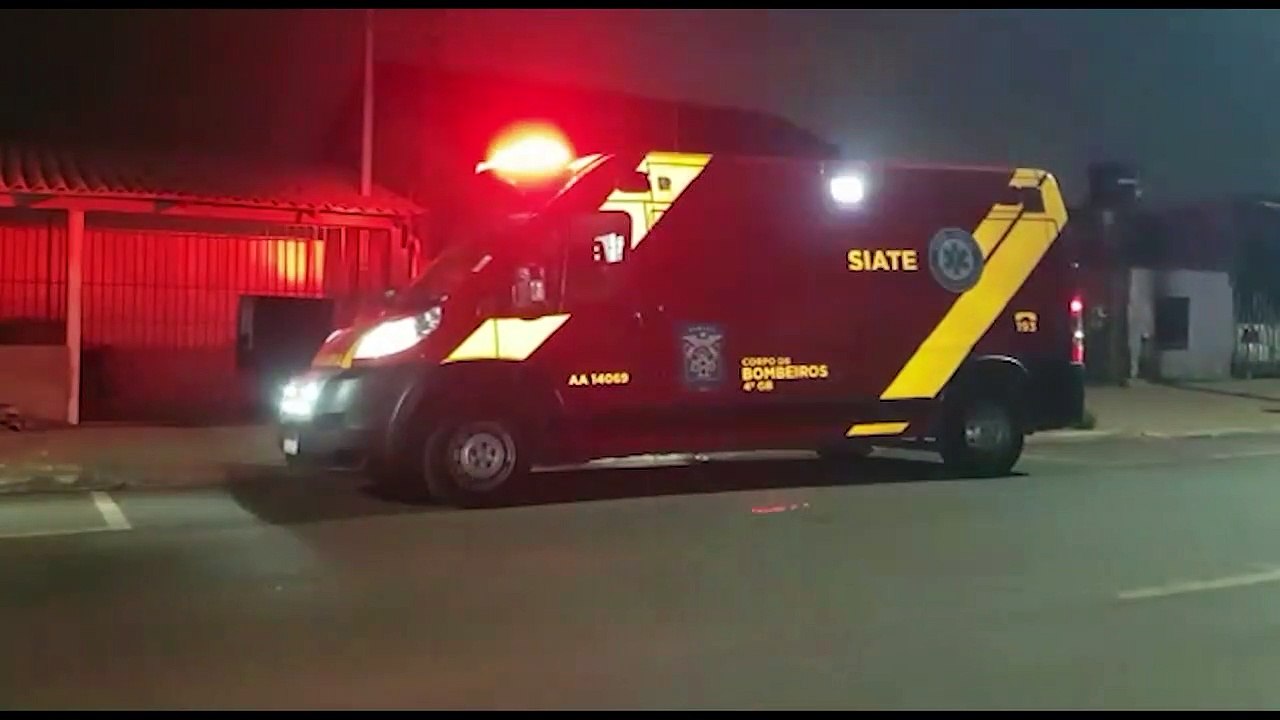 Jovem sofre torção no pé e é socorrida pelo Siate no Bairro Cascavel Velho