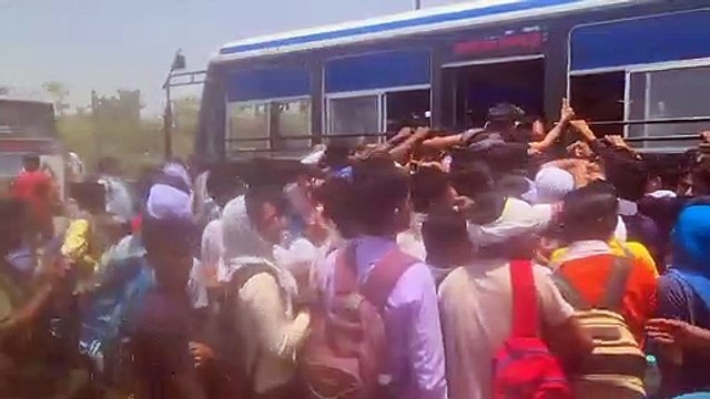 police recruitment exam: मुफ्त यात्रा के फेर में रोडवेज बसों में रही मारामारी