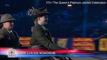 Lady Louise utilise la calèche du prince Philip lors de la célébration du jubilé de platine