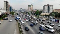 İstanbul'da haftanın ilk gününde trafik yoğunluğu yaşanıyor