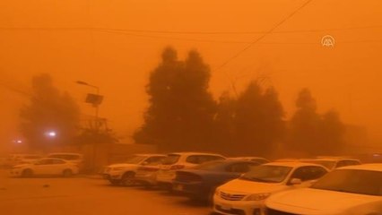 Irak'ta kum fırtınası nedeniyle eğitime ara verildi (2)