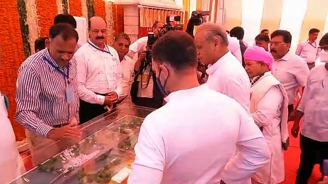 राहुल गांधी ने रखी 132 करोड़ के पुल की रखी आधारशिला