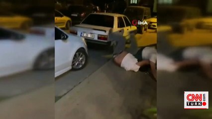 Dövülen kadını kurtardılar, döveni de yere yatırıp etkisiz hale getirdiler