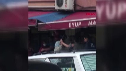 GÜNGÖREN'DE BABA OĞUL KAVGASI...OĞLUNU EKMEK BIÇAĞIYLA KOVALADI