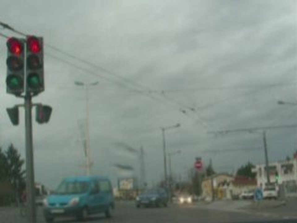 PORTE DES ALPES > VAULX EN VELIN  PAR PERIF NORD