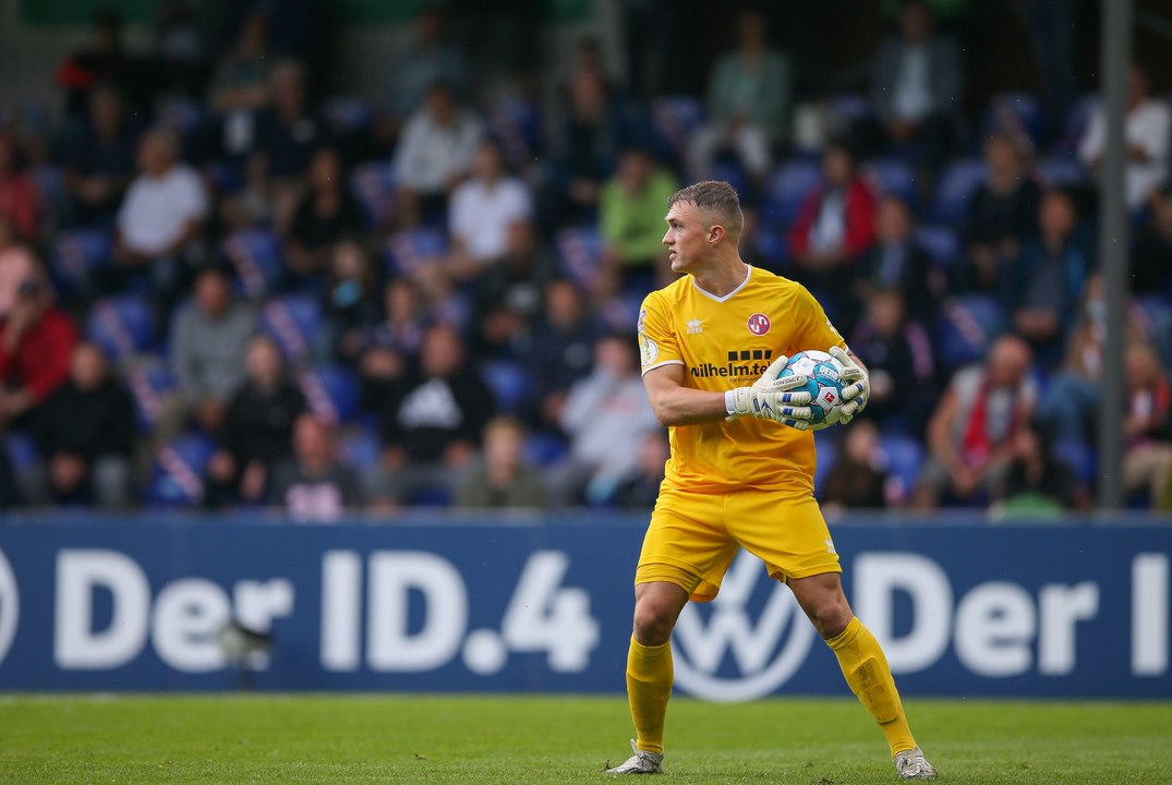 Torhüter brillieren: Norderstedt und Hannover teilen sich die Punkte