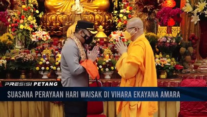 Ribuan Umat Budha Rayakan Waisak di Vihara Ekayana Arama