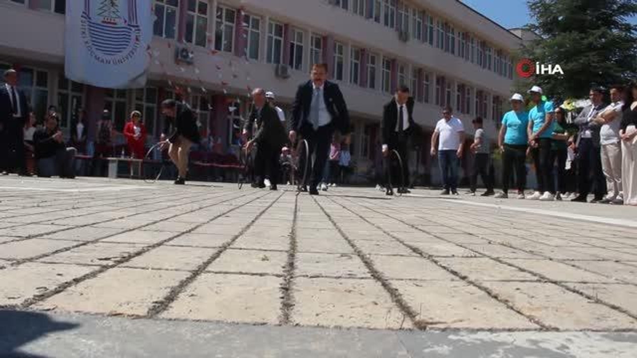 'Çocuk Oyunları Şenliği' renkli görüntülere sahne oldu