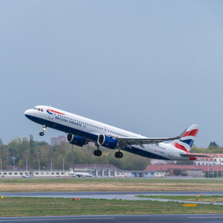 Flugzeugpassagier übernimmt Steuer als Pilot ohnmächtig wird