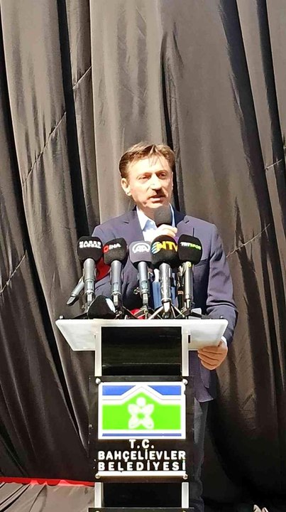 Hakan Bahadır: "Anadolu Efes'e ilçem ve milletim adına teşekkür ediyorum"