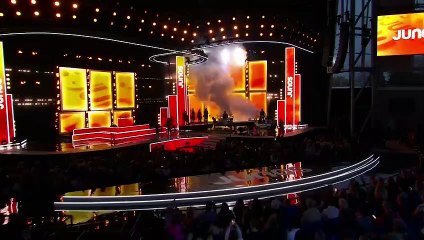 Charlotte Cardin - Meaningless  LIVE auxJUNOS 15MAI2022