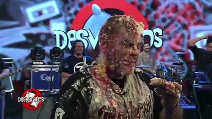 Le dan fuerte Pastelazo a Juan Ramón Palacios