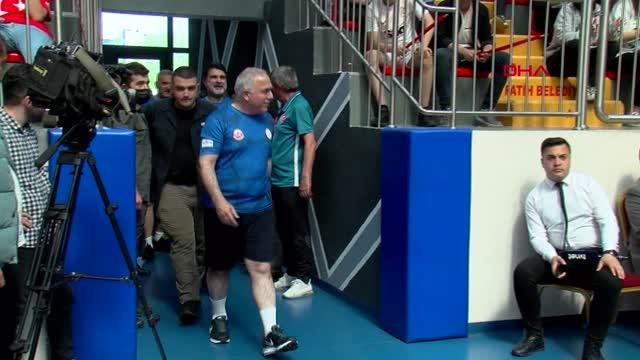 SPOR Down Sendromlular Futsal Milli Takımı-Şöhretler Karması gösteri maçı düzenlendi