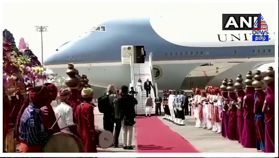 120 கோடி!அசத்திய மோடி! மகள் மற்றும் மனைவியுடன் இந்தியா வந்த டிரம்ப் வீடியோ