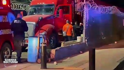 Con un bate de béisbol, un par de sujetos intentaron asaltar a un conductor de un tráiler