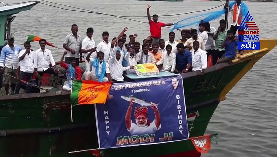 பெரியார் பிறந்தநாளுக்கு "சாணி கேக்" வெட்டிய மர்ம கும்பல்..! அதிர்ச்சி வீடியோ