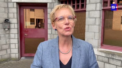 Des protections menstruelles distribuées dans les prisons: les explications de la ministre Karine Lalieux