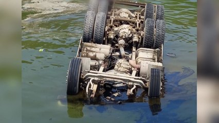 인천 영흥도에서 레미콘 차량 저수지 빠져...1명 부상 / YTN