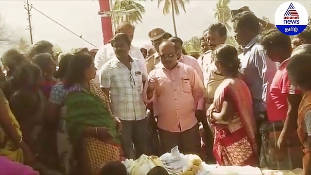 ரோட்டில் பிணத்தை வைத்து சாலை மறியல்... சுடுகாடு கேட்டு வாதாடும் வீடியோ காட்சி!!