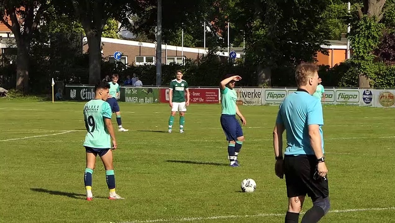 Schönes Freistoßtor eines Spielers der TG Münden beim FC Grone