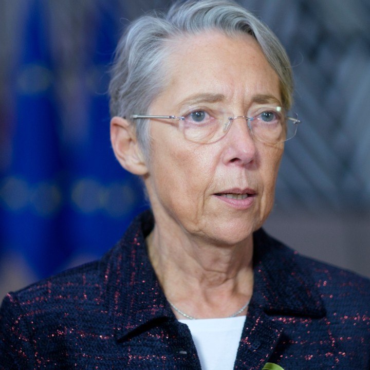 VOICI SOCIAL : Elisabeth Borne : ce drame familial qui a marqué sa jeunesse (1)