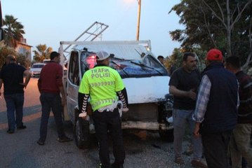 Nehre düşen pikap sürücüsü yaralandı