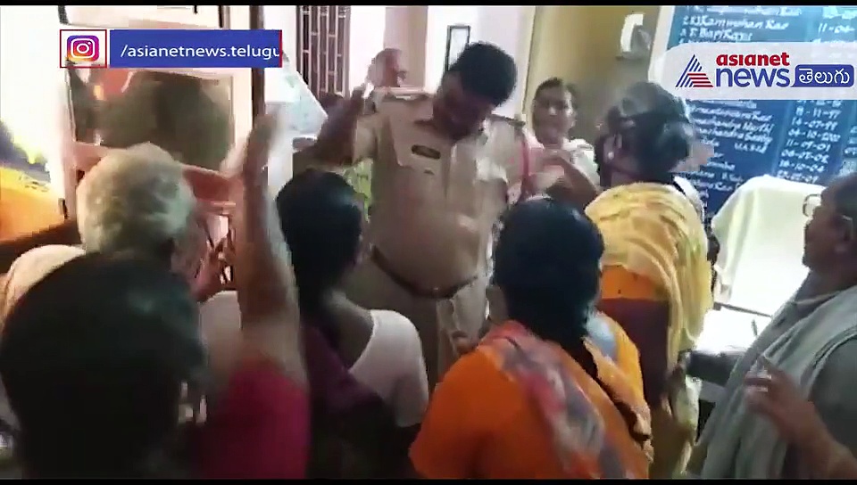 తహసిల్దార్ పై వందమంది మహిళల దాడి.. ఎందుకంటే..