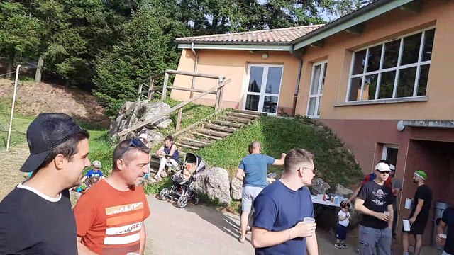 ON FÊTE LA MONTÉE EN DIVISION 4 AU STADE COMMUNAL ROUVEURE DE SAINT ROMAIN DE LERPS