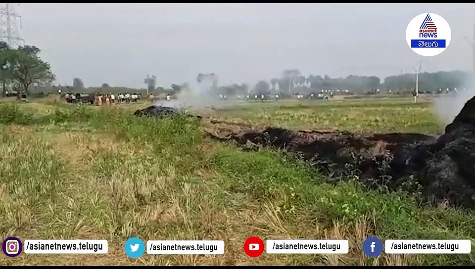 పొలంనుండి వెడుతుంటే వరిగడ్డిలో మంటలు...ఒకరు సజీవదహనం