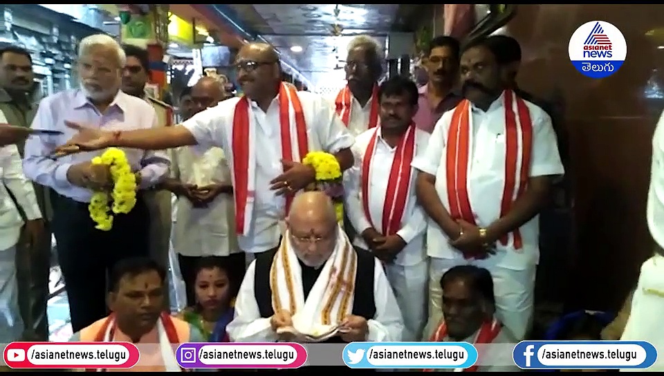 Video : కనకదుర్గ సన్నిధిలో మోడీ తమ్ముడి పూజలు